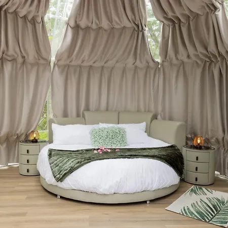 Serene 3-Bedroom Home With Dome, Hot Tub, Sauna